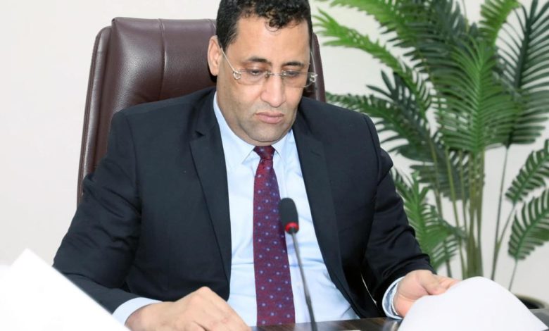 الوزير الأول يترأس اجتماع اللجنة المكلفة بتطوير الشراكة بين القطاعين العام والخاص