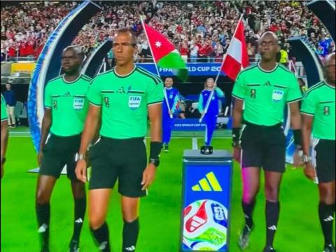 موريتانيا حاضرة في الدور الأول من كأس العالم عبر الحكم الدولي دخان بيده