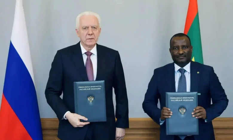 موريتانيا وروسيا يوقعان مذكرة تعاون في المجالات القانونية