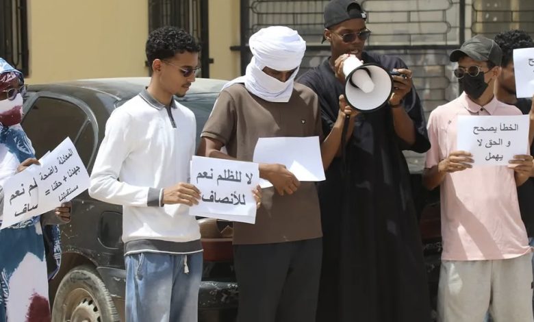 طلاب باكالوريا شعبة الرياضيات يحتجون للمطالبة بإعادة امتحان العلوم