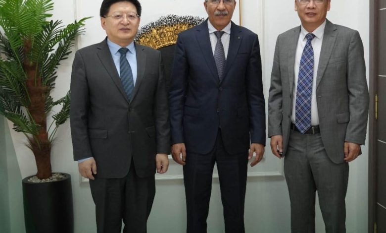 مدير الأمن الوطني يبحث مع السفير الصيني تعزيز التعاون الأمني