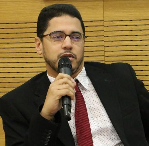 رئيس حزب سياسي يدعو الرئيس غزواني لحل الجمعية الوطنية