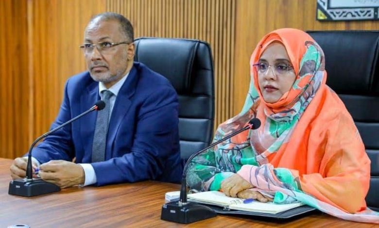 وزيرة التربية تطالب بمعاملة تفضيلية للمدرسين في القروض والتمويل