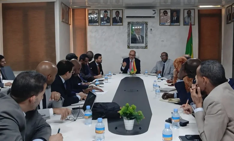 مدير الضرائب يلزم مديري البنوك بتطبيق قانون الضرائب على التحويلات