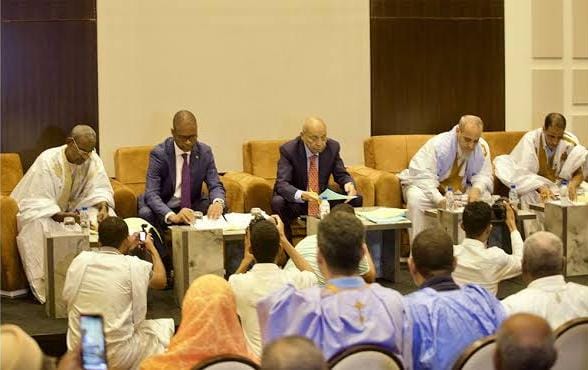 أطراف الحوار تتفق على لجنة إشراف من 20 عنصرا