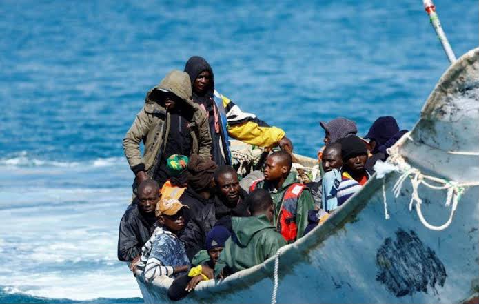 السنغال: توقيف مشتبه به في شبكة لتهريب المهاجرين بين موريتانيا وغامبيا