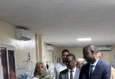 وزير الصحة يزور مركز الاستطباب الوطني