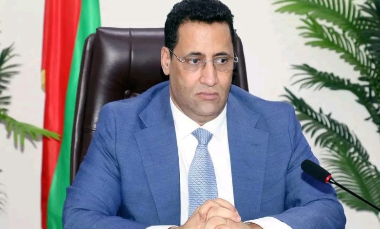 الوزير الأول يقدم استقالة الحكومة لرئيس الجمهورية